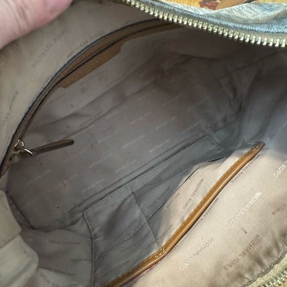 Michael Kors Isabella Convertible Shoulder Bag Purse Over The Shoulder Cream - Picture 13 of 14